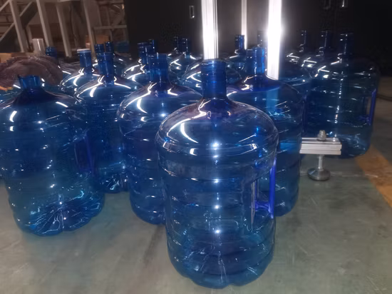 300ml 500ml 1L 5L 6L Semi Automatico Acqua Olio Vino Succo di plastica Bottiglia in PET Barattolo Può Ventilatore Soffiando Colpo Stampo Stampaggio Stampo Macchina per lo stampaggio